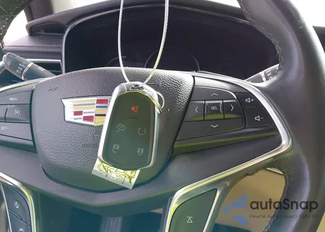 2017 Cadillac Xt5 Premium Luxury z USA, uszkodzony, nr VIN 1GYKNCRS6HZ109287